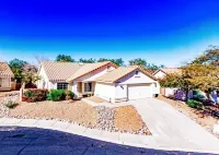 Contemporary Oro Valley Retreat - Mountain Views!