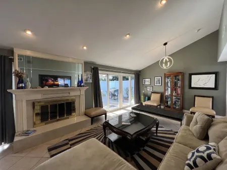 Retreat Style Private Pool Home in Mission Viejo Отели рядом с достопримечательностью «оз. Мишн-Вьехо»