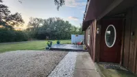 Adorable 2-bedroom guesthouse with free parking