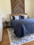 Historic Schoolhouse on Winery Row - Country Houses