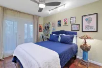 Art on the Beach Paradise 200ft from Beach! Hotels in Wabasso Beach