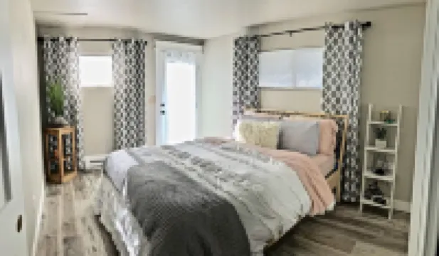 Liberty Lake Cottage With Lake View