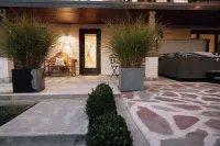 Honeycut Hideaway (king bed, fireplace & Hot tub