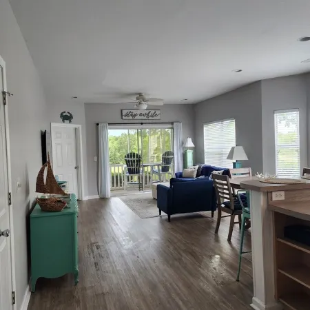 Golf, Beach, Dining, Shopping this Condo Has It All