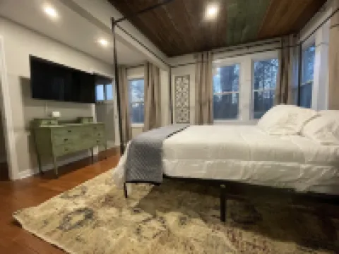 The Oak at Windrock- cozy farmhouse on 2 acres