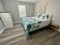 "Lake Front Point" Retreat located in quiet cove of Lake Wylie