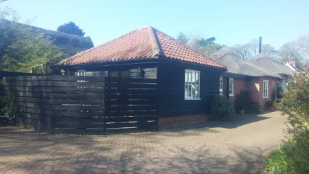 Country Cottage Set In pretty Suffolk village with 2 local pubs, dog friendly Отели в г. Вудбридж