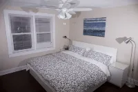 Cozy house on the river, enjoy the view or fish right off the river bank Hôtels à proximité de la Jacksonville Amtrak Station