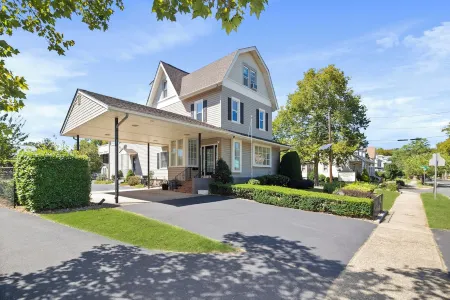 Welcome to The Riverton Estates.