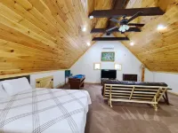 Amazing RIVERFRONT Cabin.