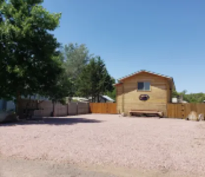 2 bdrm, 3 beds. Quiet Retreat. Fenced in Unit, pet friendly!