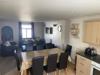 Outstanding 4 Bedroom Open-Plan Lodge.