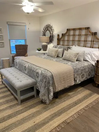 Beautiful waterfront condo on Aransas Bay. Pool. Lighted Pier. Tennis. Boat Slip