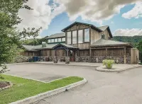 New Built cozy cabin Peaceful Side, Townsend, TN, Laurel Valley,  no steep roads