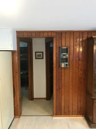 3 BR 2 BA Sleeps 11-Beautiful & 1/2 mile from trails, close to all sights, Wi-Fi