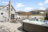 Downtown Luxury Villa on the Plymouth Waterfront