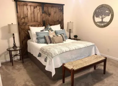 Sleeps 6 with Garden/Bar Hotels near City of Milton BMX Track