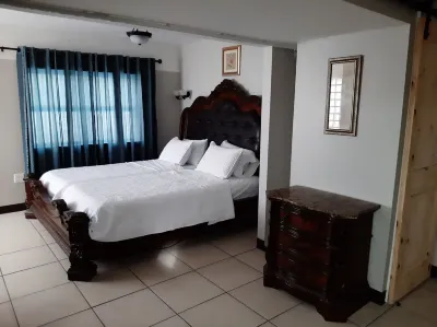 Upscale studio apartment newly remodeled The Villas at Emporia 주변 호텔