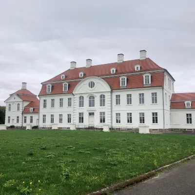 FeWo "Idyll am See" - in the nature park Mecklenburgische Schweiz, directly at the lake. Hotels in Lalendorf