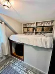 Charming 2 BR home  - newly renovated - Wifi