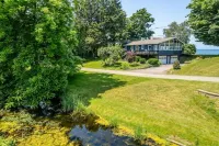 Lakefront Midcentury Cottage