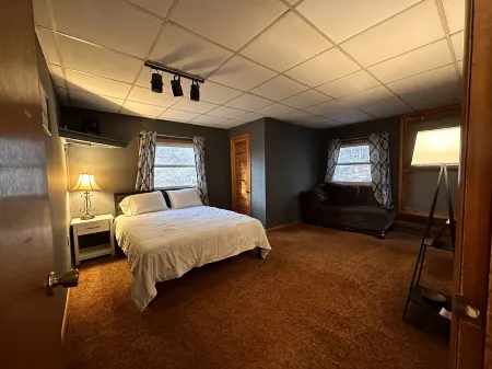 Pet Friendly River Bottom Oasis - Bagley