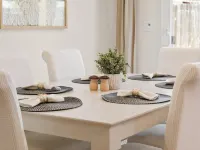 Serenity, a tranquil 4-bed, 3-bath home minutes away from UC Merced. 머시드 호텔