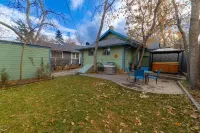 Captain Jack’s Cottage in Beautiful Cheyenne Cañon 2 blocks from Broadmoor Hotel Hotels near Cheyenne Mountain Zoo