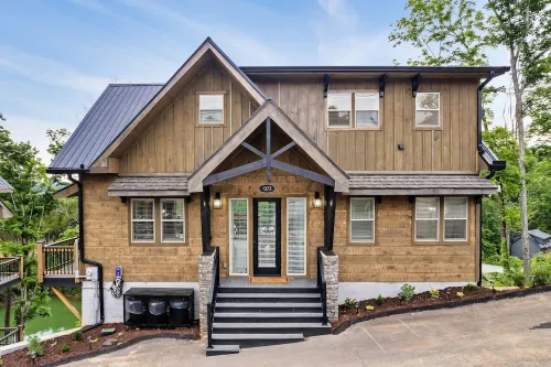 Douglas Lake Life and Pigeon Forge Adventures - Chalets