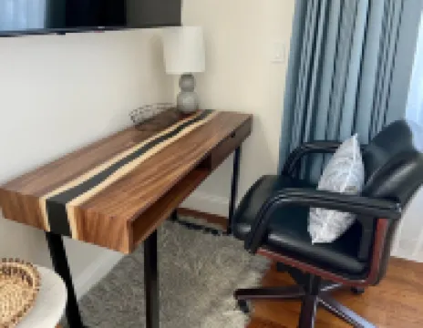 Brand New! Guest House - Modern Stylish & Central