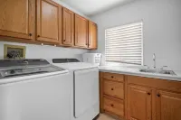 Unique Bermuda Escape with Pool/Spa & King Size Bed!
