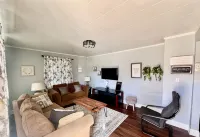 David's Place, Relaxing, calm 3 bedroom 2 full baths in a quiet neighborhood. Hotels in Monroe