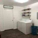 Cozy little house, great location, walking distance to stores and restaurants.