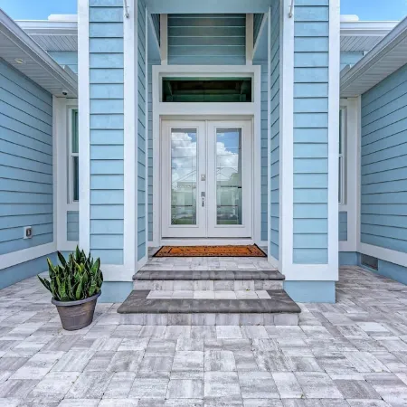 Luxury Waterfront Home with Heated Pool & Hot Tub – Punta Gorda