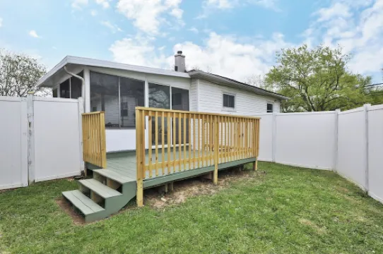 THE GOOD PLACE - Uptown Westerville's Premier Vacation Home - Colorful & Cozy