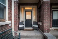 Charming New Orleans-Style Apartment with Gated Courtyard!