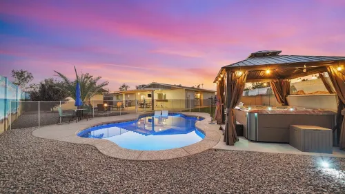 Unique 4-Bed, 3-Bath House with Pool, Hot Tub, Arcade and Hi-Spd Wifi - Private Pools