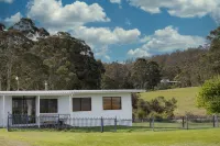 Askew with a View Hotels in Geeveston