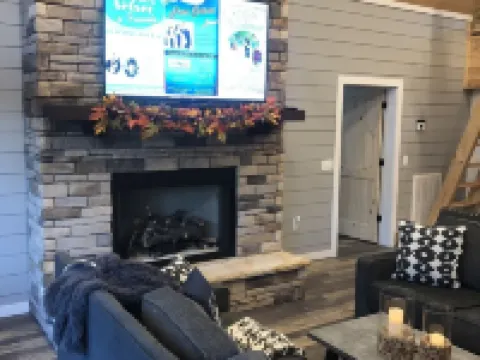Spectacular Cabin on the White River! Hotels in Izard County