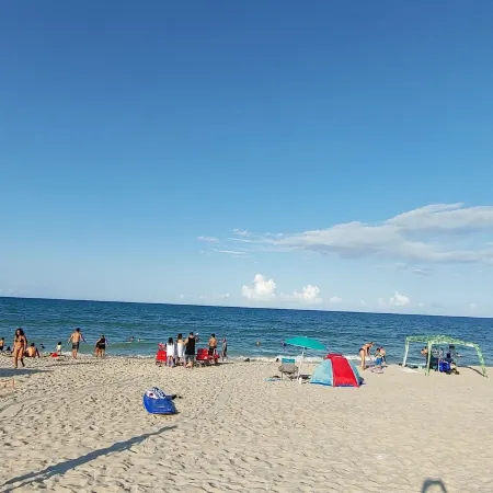 Beachside Pool House with heated pool, Short Walk to the Beach!