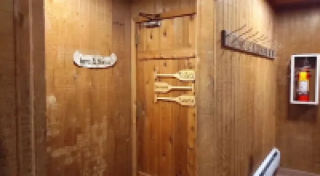 Rustic Lodge near Lake Superior Hotels in Lakeside