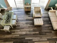 Beach house with atached apartment 30 Steps to Beach and 1 block to Johns Pass