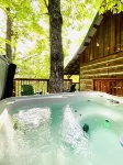 ★ Smokies Cabin Tree House Retreat, Pet-Friendly ★ - Chalets