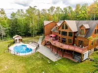 RETREAT TO A SECLUDED, SERENE MOUNTAIN LODGE