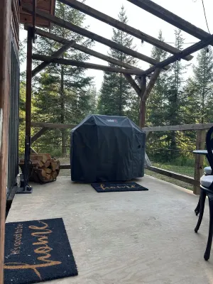 Cozy Cabin Retreat in Spirit Lake- Your Getaway to Adventure!