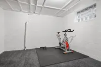 Whole House in Bay View + Fenced-in Yard + Parking