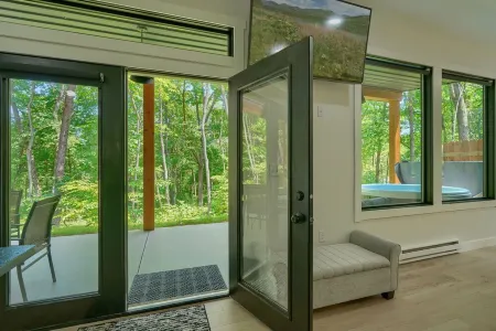 Afternoon Delight at Trickle Creek at Hocking Hills