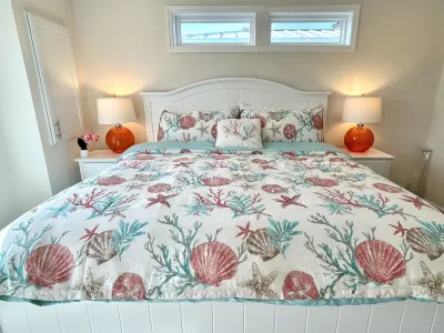 Spacious~Dog Friendly~Partial River View~Heated Pool~BBQ Grill~Gym~Laundry Too!
