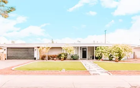 Glendale Heated Pool Pet Friendly