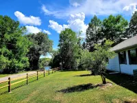 Serendipity Lakehouse with dock, canoes and kayaks  plus we are pet friendly!